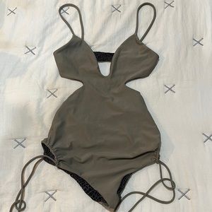 Small acacia one piece